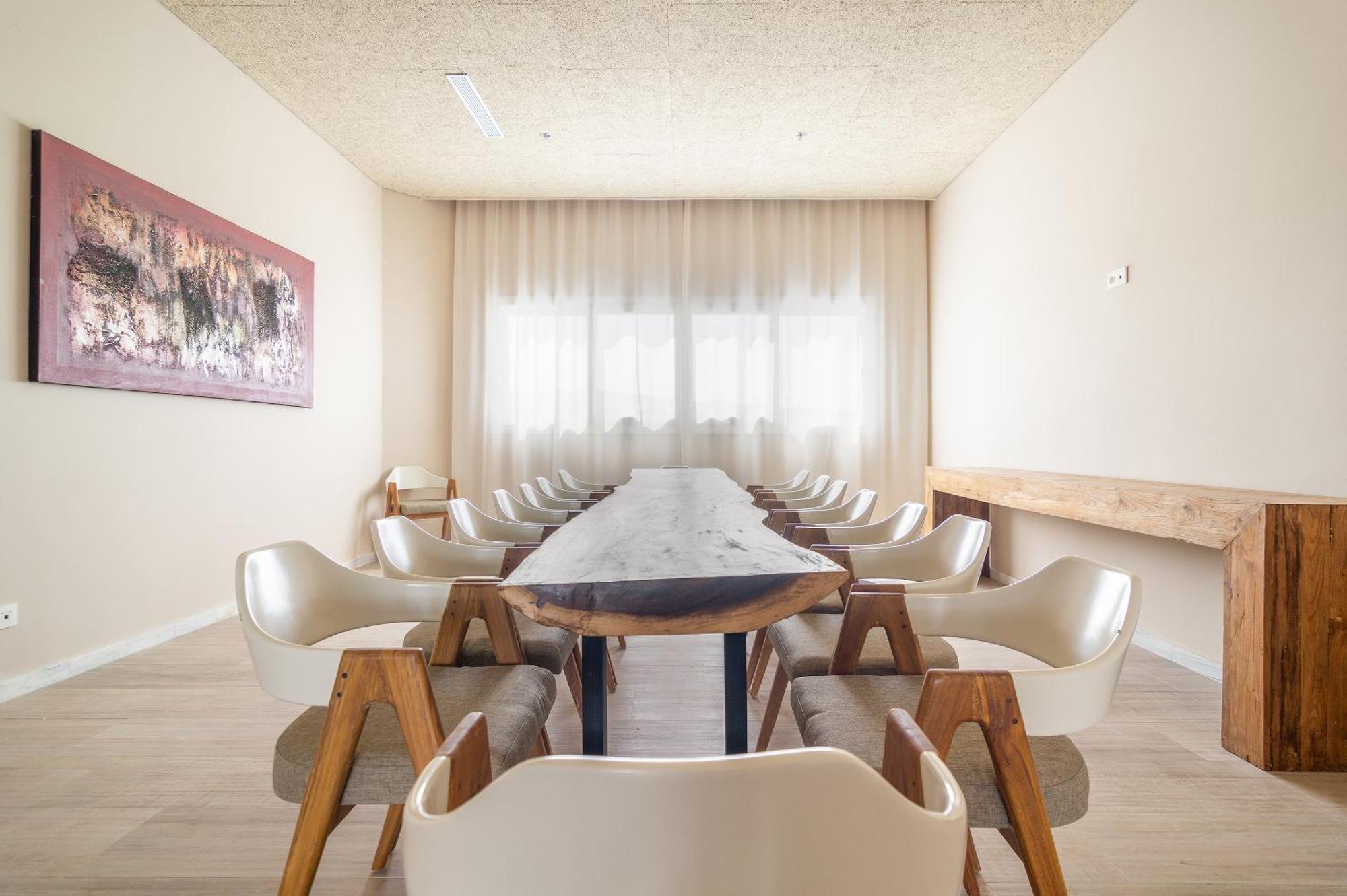 Zahara Beach & Spa By Qhotels - Adults Recommended 자하라드로아튠스 외부 사진 The interior of the new building