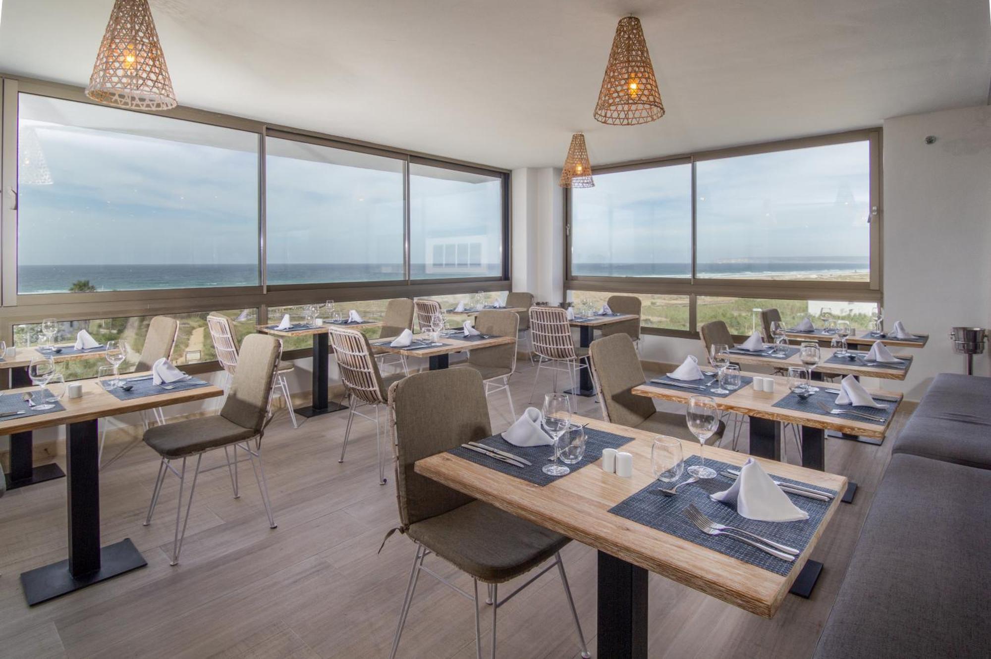 Zahara Beach & Spa By Qhotels - Adults Recommended 자하라드로아튠스 외부 사진 Restaurant