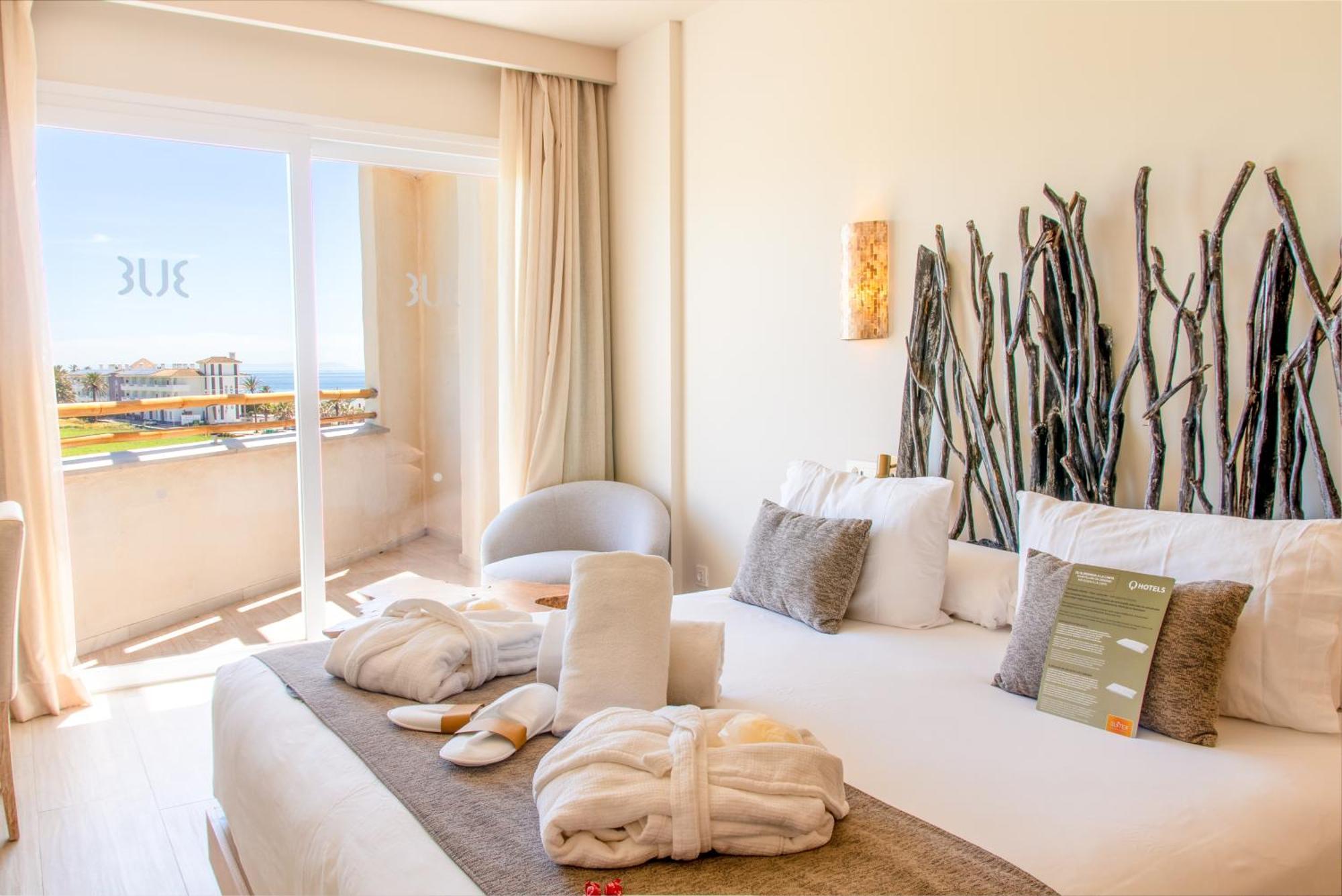 Zahara Beach & Spa By Qhotels - Adults Recommended 자하라드로아튠스 외부 사진 A room at the Blue Sea Costa Brava resort